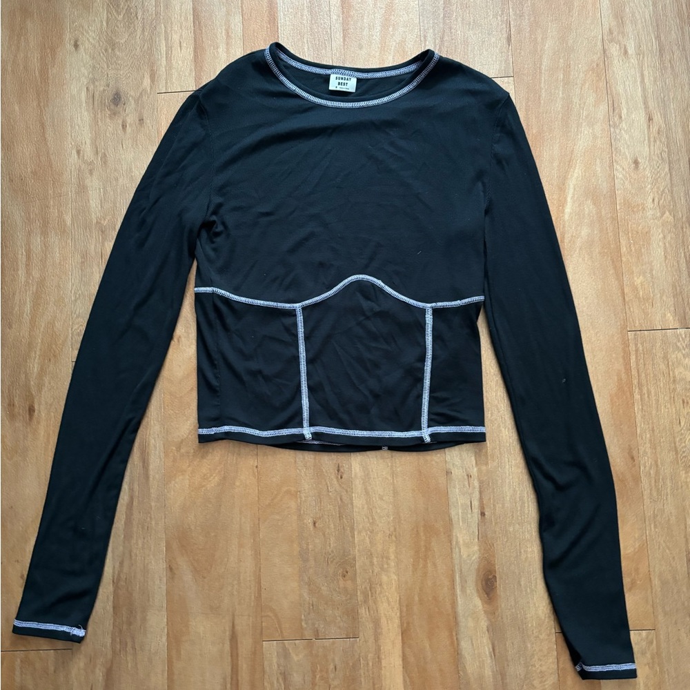 Aritzia Sunday Best long sleeve black top with lilac contrast stitching